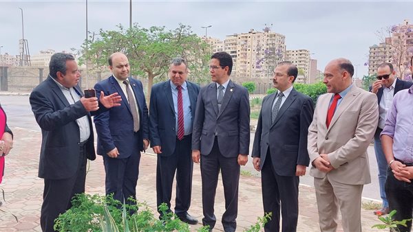 رئيس جامعة بنها يفتتح معرض الزهور الأول احتفالا بأعياد الربيع