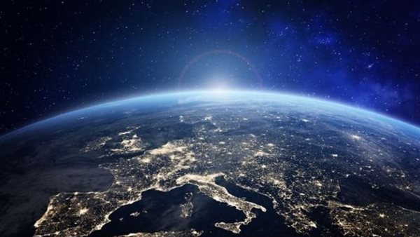 عالم فيزياء يفسر نظرية جديدة حول «عدم اتصال الحضارات الكونية مع كوكب الأرض»