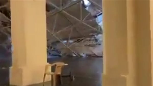 فيديو.. لحظة انهيار سقف مسجد الظهران في السعودية 