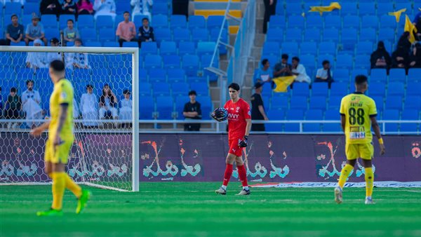 الهلال يقترب من حسم لقب الدوري السعودي باكتساح التعاون