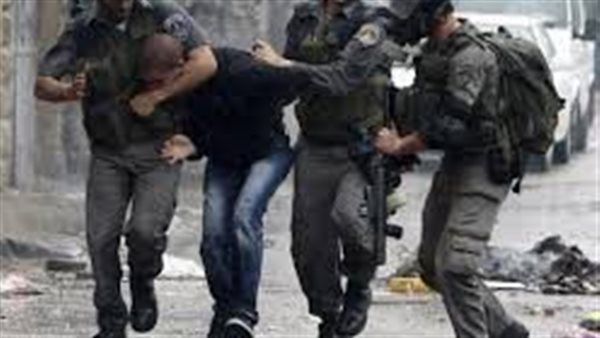 الاحتلال يعتقل 5 فلسطينيين في نابلس بالضفة الغربية