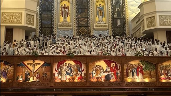 مشاركة واسعة للسودانيين والأثيوبيين في قداس عيد القيامة بالكاتدرائية المرقسية