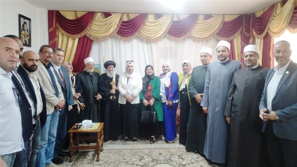 محافظ شمال سيناء يزور كنيسة العريش للتهنئة بعيد القيامة المجيد