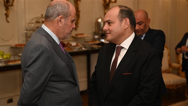 خلال التحضير للدورة الـ32 من اللجنة العليا.. وزير التجارة يبحث تعزيز العلاقات الاقتصادية مع الأردن