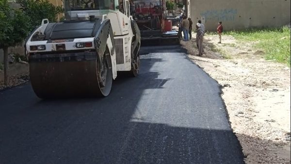 محافظ كفر الشيخ: انتهاء أعمال رصف شارع المعهد الديني ببلطيم بطول 600  