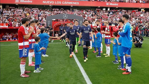 ريال مدريد يسحق غرناطة برباعية نظيفة في الدوري الإسباني 