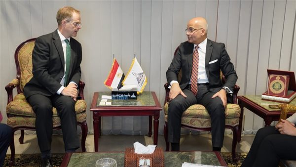 رئيس جامعة عين شمس يستقبل السفير البريطاني لبحث تعزيز التعاون المشترك
