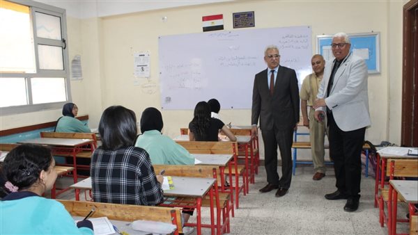 اليوم.. طلاب الشهادة الإعدادية في القاهرة يؤدون امتحان العلوم 