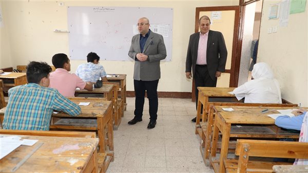 الشهادة الإعدادية 2024.. طلاب القاهرة يؤدون امتحان العلوم داخل 1223 لجنة 