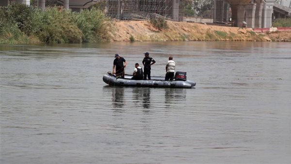 شاهد.. استعدادات الغواصين للبحث عن المفقودين في حادث معدية أبو غالب