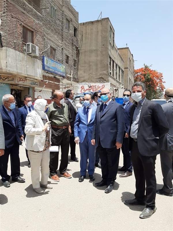 بالصور.. محافظ القاهرة ووزير التنمية المحلية يتفقدان إزالة الإشغالات بمحيط مستشفى57357 