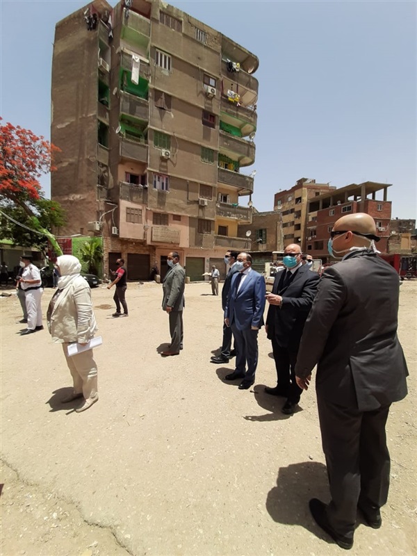 بالصور.. محافظ القاهرة ووزير التنمية المحلية يتفقدان إزالة الإشغالات بمحيط مستشفى57357 