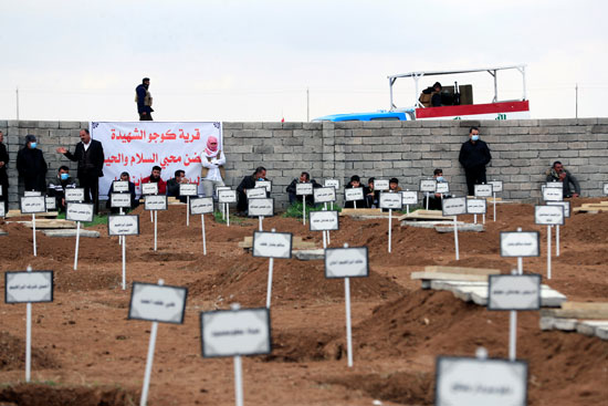 البوابة نيوز: دفن رفات مئات الإيزيديين قتلى مجزرة "كوجو" على يد داعش  الإرهابى