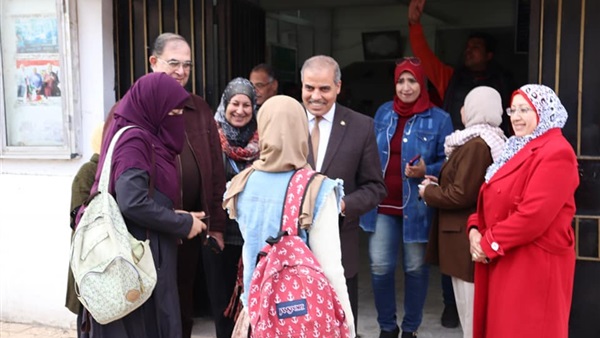 : رئيس جامعة الأزهر يوزع دعوات مجانية لمعرض القاهرة للكتاب في ختام الامتحانات