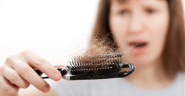 طرق طبيعية للتخلص من سقوط الشعر